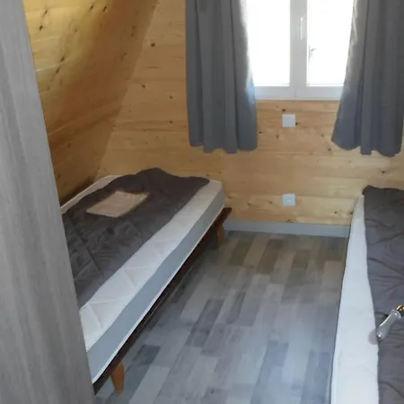 Pour 6 Avec Terrasse - La Chapelle-devant-bruyeres - Api-1-52-972 Campingplatz