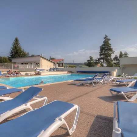 Campsite Pour 6 Avec Terrasse - La Chapelle-devant-bruyeres - Api-1-52-972 *