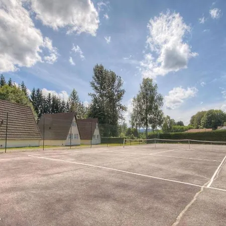 Pour 6 Avec Terrasse - La Chapelle-devant-bruyeres - Api-1-52-972 Campsite